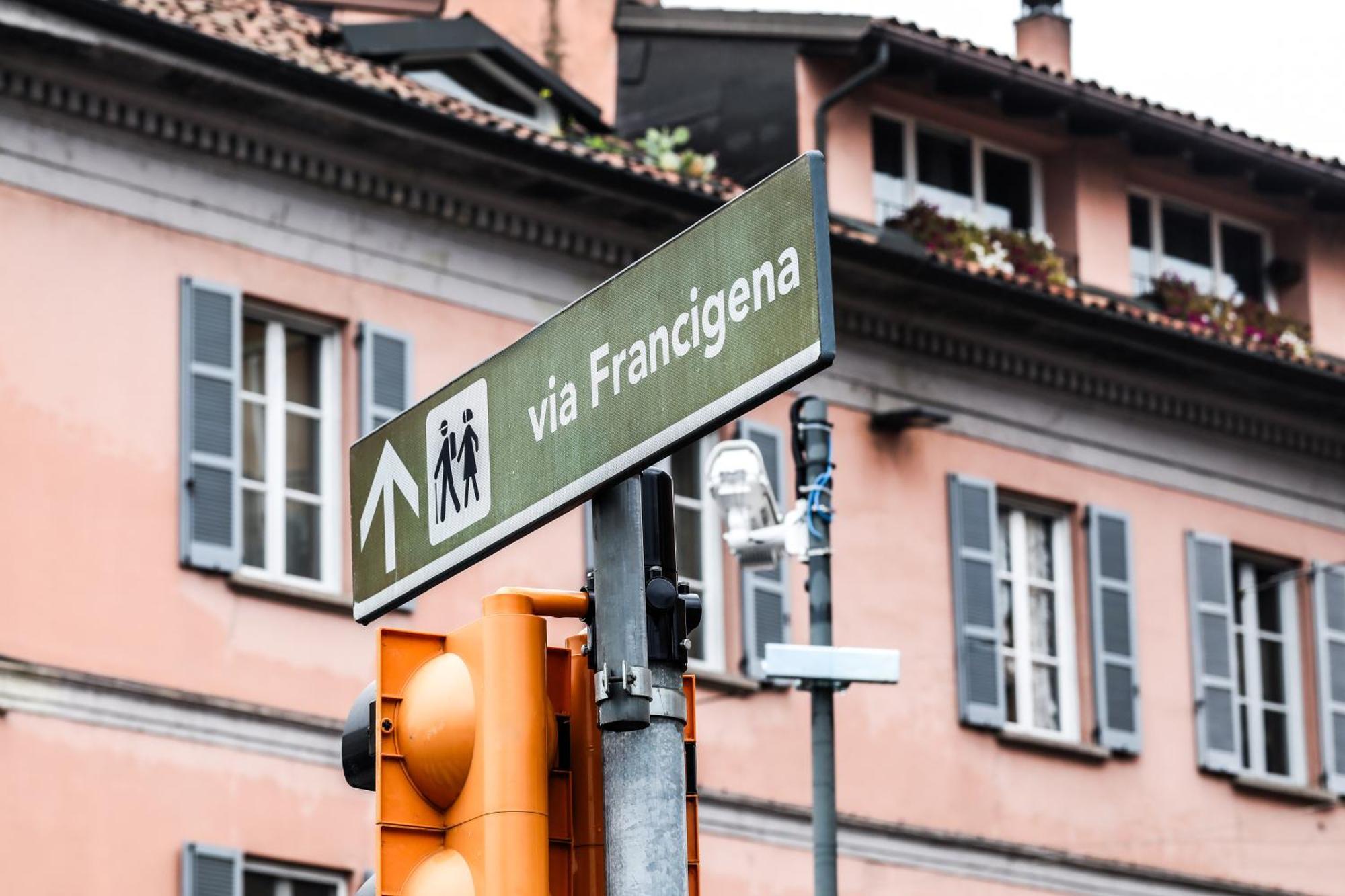 Angolo Al Ponte Micro Appartamento In Pieno Centro Павия Экстерьер фото
